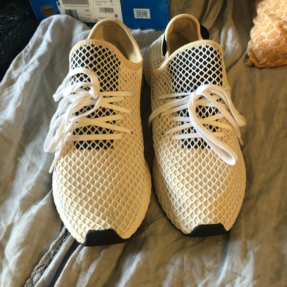 Adidas mesh covered trainers - Picture 1 of 5